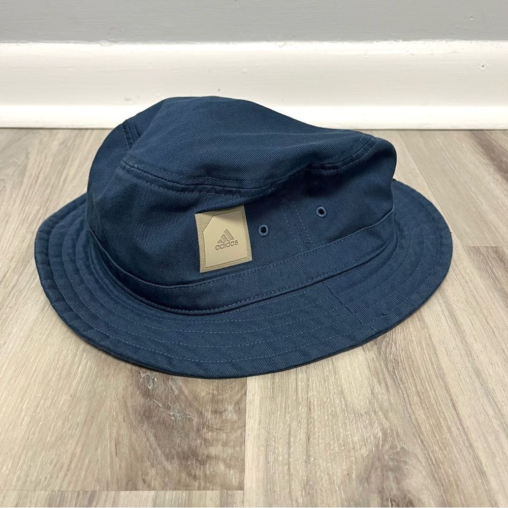 Adidas Hat Women’s OS Golf Navy Blue Bucket in Size‎ Small/Medium